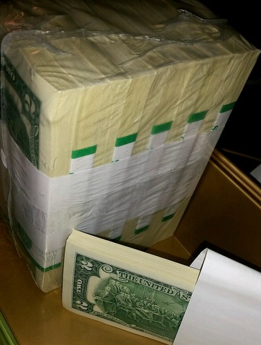 Lucky new uncirculated two - ✯lucky,